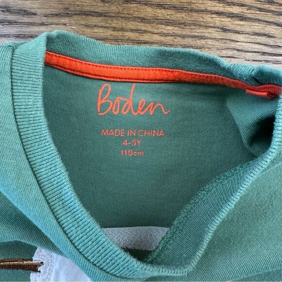 Mini Boden Campfire Sequin Tee Shirt - Picture 3 of 6